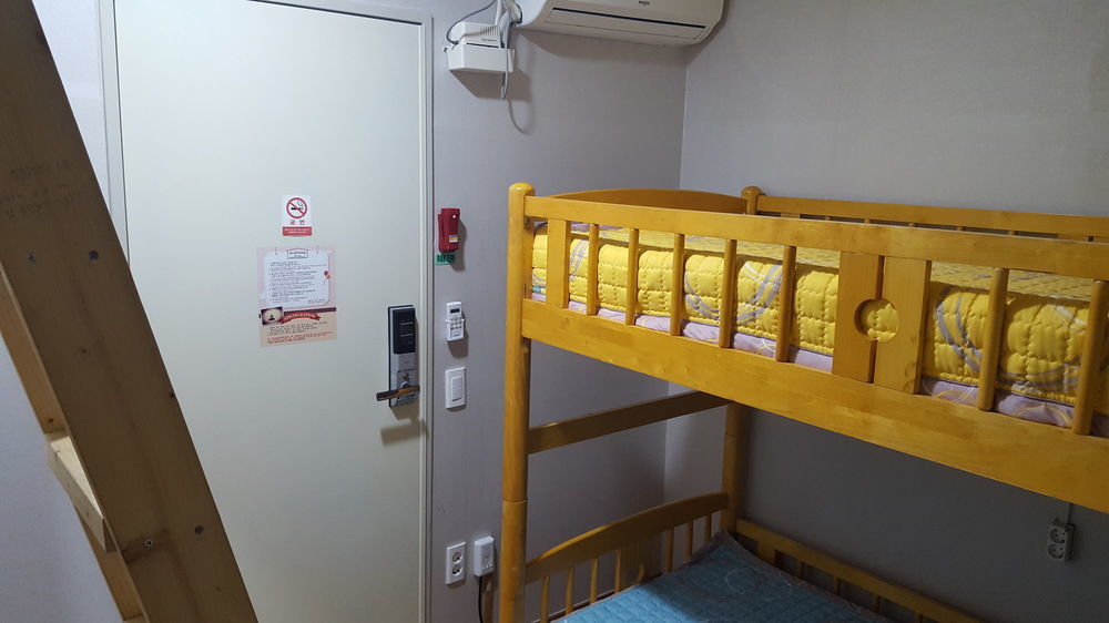 בוסאן Sopoong Guesthouse מראה חיצוני תמונה